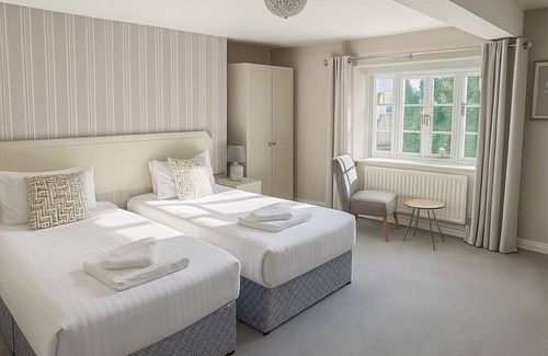Chirk Hotel | The Hand Hotel