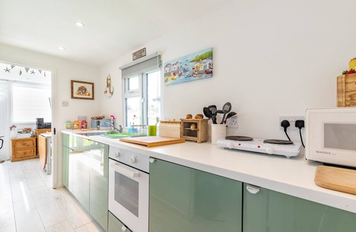Mundesley Ski Chalet | The Happy Hedgehog (2 bedrooms sleeps up to 3) is just 600 yards from the beach!