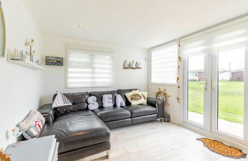 Mundesley House | The Happy Hedgehog