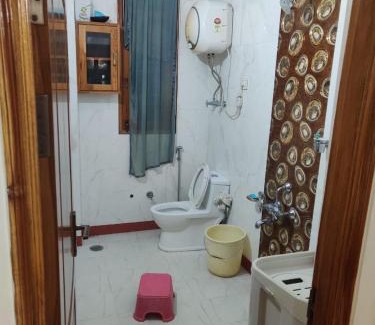 Sanjauli Apartment | The Happy House !