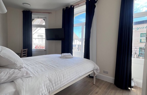 Hele Bed & Breakfast | The Harbour Lights