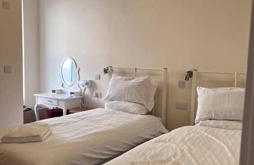 Hele Bed & Breakfast | The Harbour Lights
