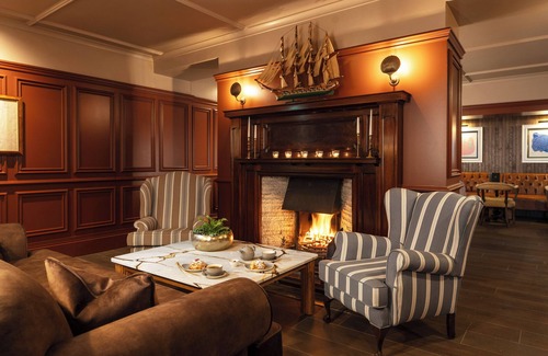 Carnlough Hotel | The Harbourview Hotel