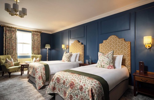 Carnlough Hotel | The Harbourview Hotel