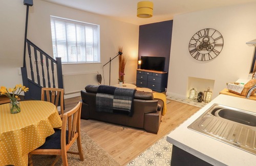 Church Minshull Cottage | THE HARE, romantic, luxury holiday cottage in Worleston