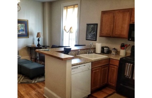 Glendale Apartment | The Harkness One Bedroom Apartment