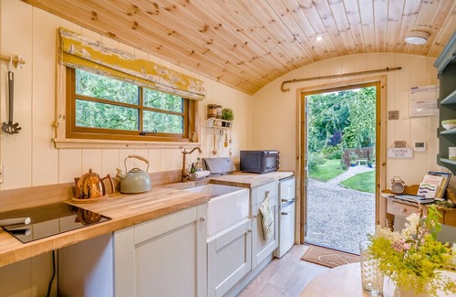 Penrith House | The Harmony Hut - One Bedroom House, Sleeps 2