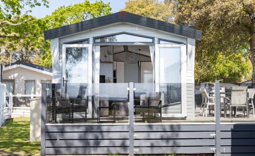 Mudeford House | The Harris Hut