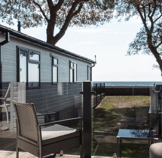 Mudeford House | The Harris Hut