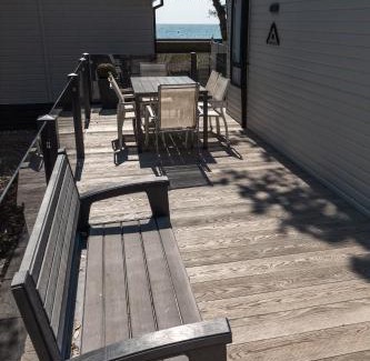 Mudeford House | The Harris Hut
