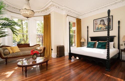 Queens Quarter Hotel | The Harrison Chambers of Distinction