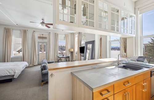 Lake Placid Hotel | The Haus on Mirror Lake Suite 4