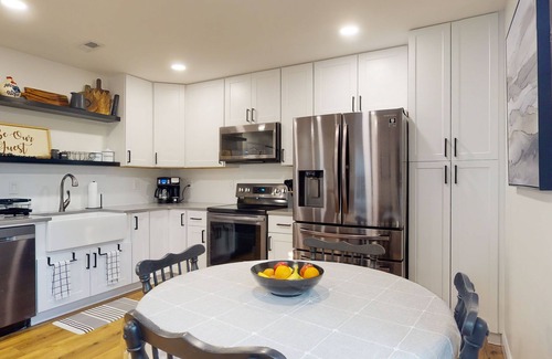 Ashley Oaks House | The Haven with an Amazing Location *No Cleaning Fee*