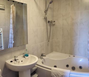 Aberystwyth House | The Hay Suite