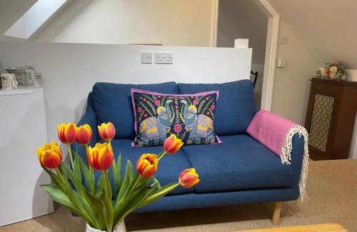 Ashmore Green Bed & Breakfast | The Hayloft at Oakwood Barn
