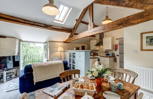 Hook Norton Apartment | The Hayloft | Cotswolds Holiday Let | 1 Bed & Sleeps 2