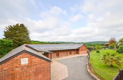 Sandown House | The Hayloft