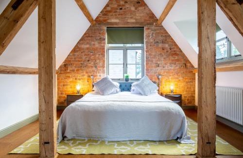 Winchcombe House | The Hayloft