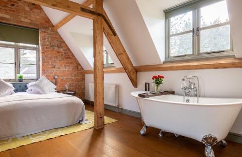 Winchcombe House | The Hayloft