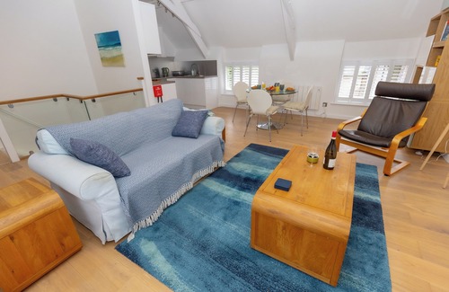 Noss Mayo House | The Hayloft - Perfect place to escape to in Noss Mayo