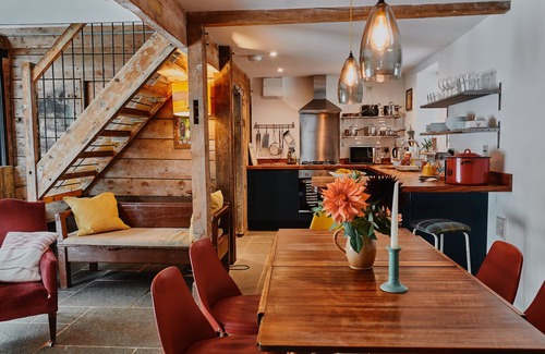 Ross-on-Wye Cottage | THE HAYLOFT, pet friendly, character holiday cottage in Ross-On-Wye