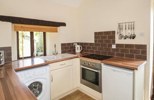 St. Neot Cottage | THE HAYLOFT, pet friendly, character holiday cottage in St Neot