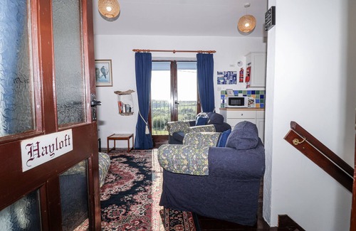 Commonmoor House | THE HAYLOFT, pet friendly, character holiday cottage in St Cleer