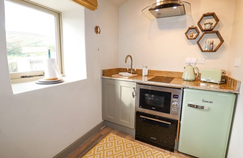 Holmfirth Cottage | THE HAYLOFT, romantic in Holme, Yorkshire