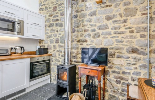 Llanvair Kilgeddin Cottage | The Hayloft - UK40092