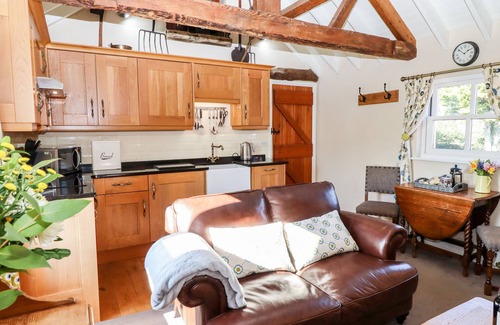 Burgh le Marsh Cottage | THE HAYLOFT, with a garden in Burgh Le Marsh