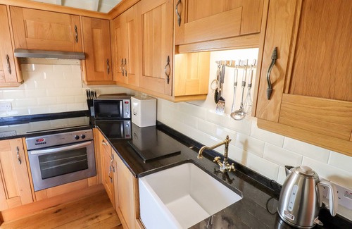 Burgh le Marsh Cottage | THE HAYLOFT, with a garden in Burgh Le Marsh
