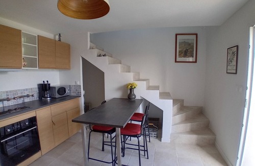 Saintes-Maries-de-la-Mer Apartment | the heart of the Nature Park of the Camargue, charming apartment with large garden