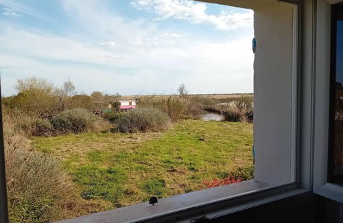 Saintes-Maries-de-la-Mer Apartment | the heart of the Nature Park of the Camargue, charming apartment with large garden