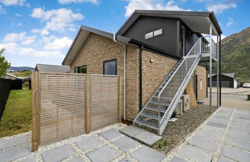 Lower Shotover Apartment | The Headley Loft