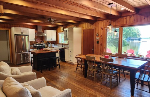 Muskoka Lakes Cottage | The heart of Muskoka - Lake Rosseau - 5 mins to Port Carling