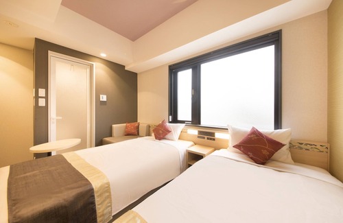 Central Kyoto Hotel | The Hedistar Hotel Kyoto Nijo Comic&Books
