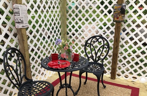 Northeast Kansas City House | The Hedy Lamarr Airstream - Glamping in the City!