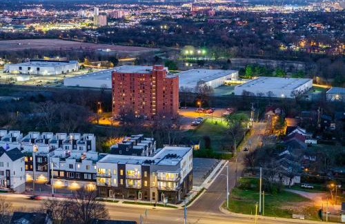 Nashville House | The Heights by AvantStay Modern Condo Minutes from Broadway