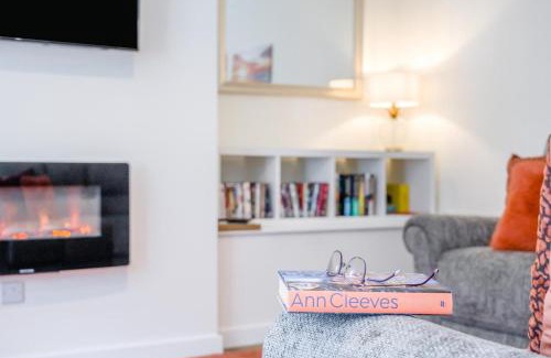 Morpeth House | The Helm Cottage