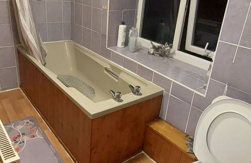 Pembroke Dock Bed & Breakfast | The Helm