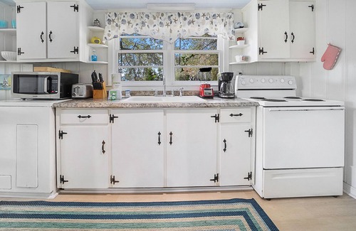 Downtown Myrtle Beach Cottage | The Hemingway Cottage at 2nd Ave