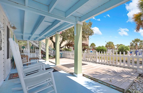 Downtown Myrtle Beach Cottage | The Hemingway Cottage at 2nd Ave