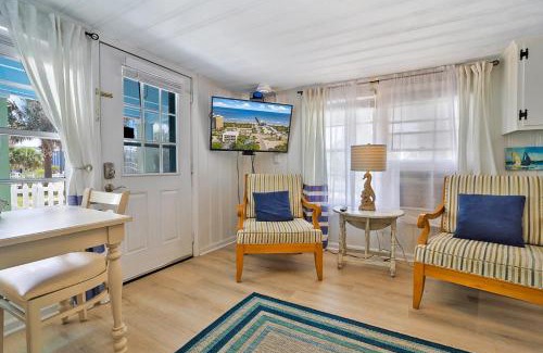 Downtown Myrtle Beach House | The Hemingway Cottage- 201 N Ocean
