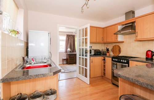 Trusthorpe House | THE HEMPLOE, pet friendly, with a garden in Sutton-On-Sea