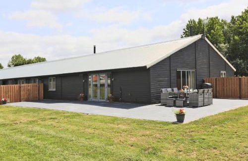 Beccles House | The Hen House