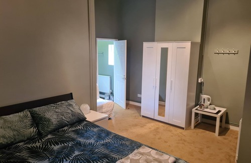 Hednesford Hotel | The Hen House