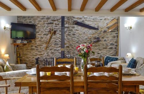 Llandovery House | The Hen House