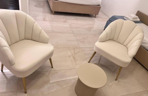 Rione XVI Ludovisi Apartment | The Heritage – Sleeps 4, Between Spanish Steps & Trevi, Rinascente View