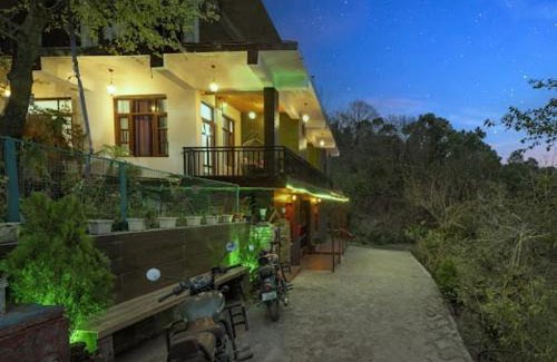 Kasauli Hotel | The Heritage Village Kasauli Operated By Splendid Hotels