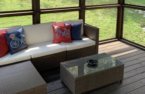 Tulip Grove House | The Hermitage Happy Place